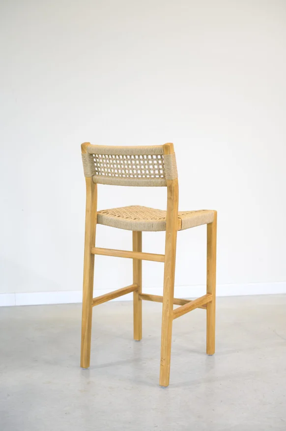 Banqueta en teca y loom sintético - Butacas, banquetas y puffs, Uruguay | Entrecasa, vista 2