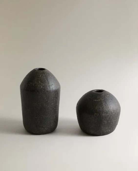 JARRÓN DECORATIVO CERÁMICA OVALADO en Negro - Jarrones, Uruguay | Zara Home, vista 2