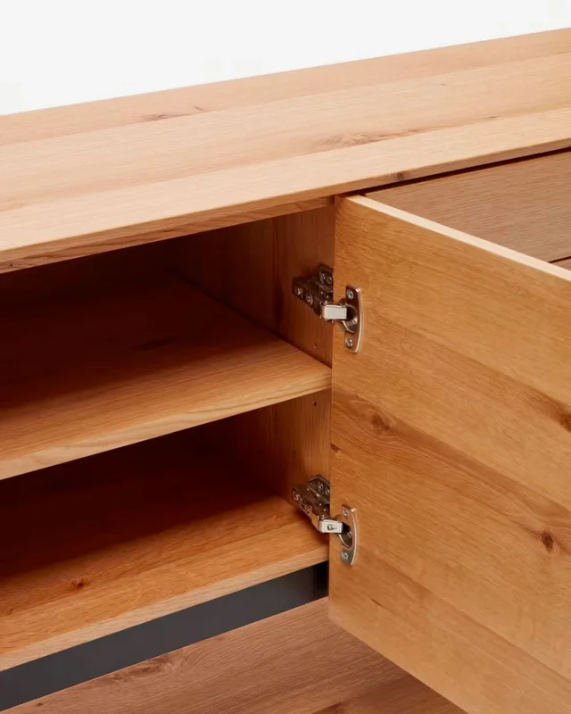 Aparador Alguema - 4 puertas en chapa de roble con acabado natural 200 x 74 cm en Madera natural - Aparadores y recibidores, Uruguay | Kavehome, vista 5