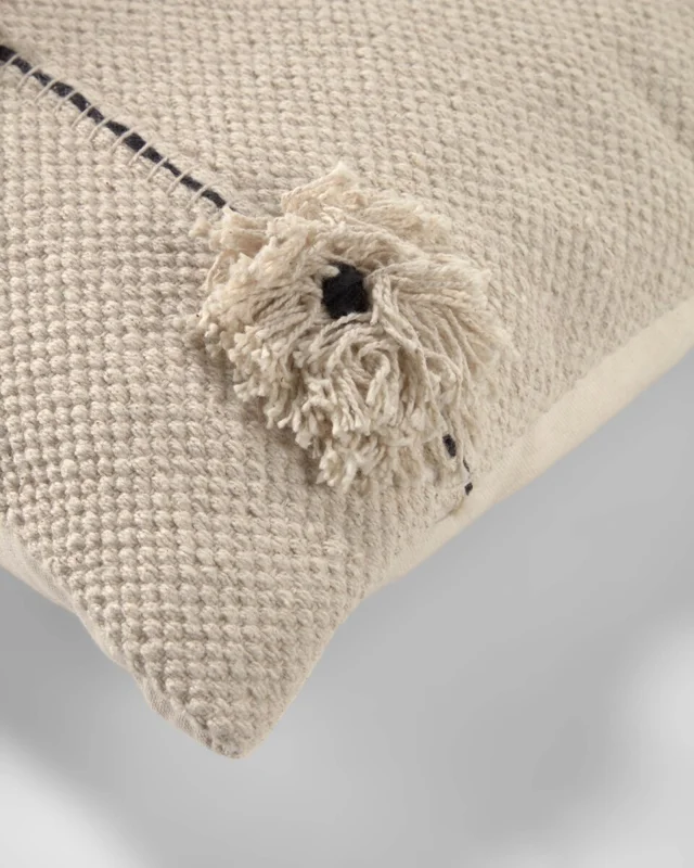 Almohadón Belisa 45 x 45 cm en Beige, Uruguay | Kavehome, vista 3