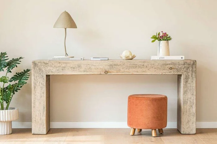 MESA DE ARRIMO / CONSOLA TAURET GRIS - 1.80 MTS en Madera natural - Bibliotecas, Uruguay | La Iberica, vista 2
