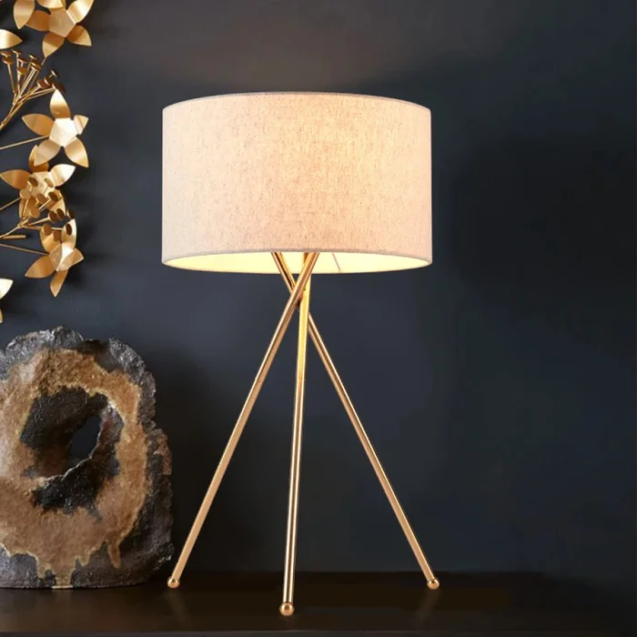 Lámpara de Mesa Oregón Dorado en Amarillo - Lámparas de mesa, Uruguay | Serlux, vista 2