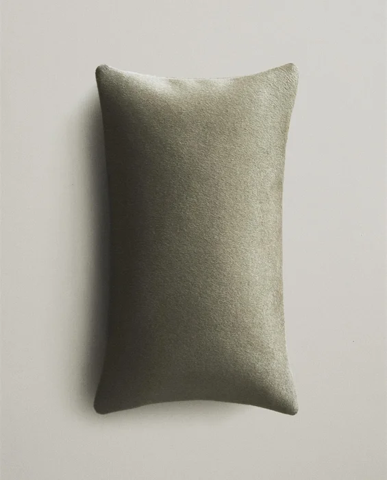 FUNDA DE COJÍN LANA en Verde oliva - Textiles, Uruguay | Zara Home