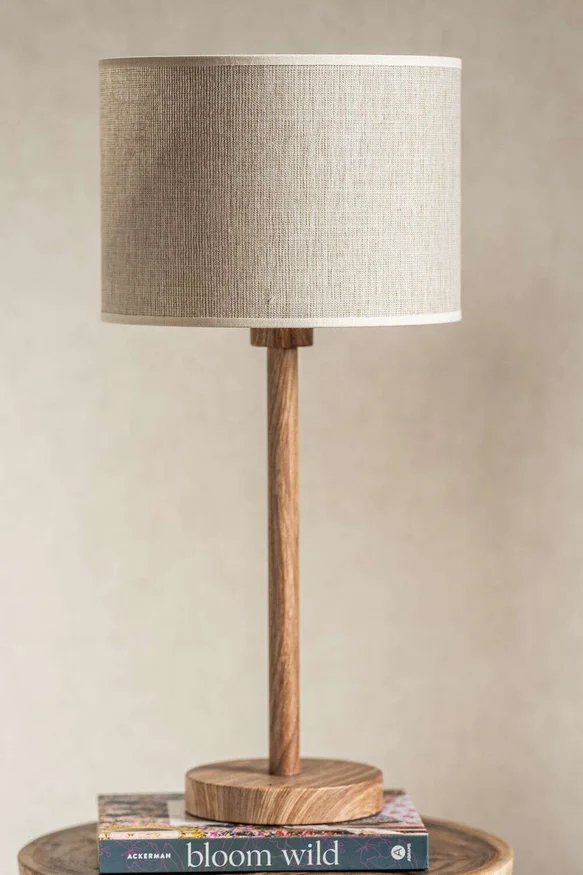 LAMPARA WOODY - ALTA en Madera natural - Lámparas de mesa, Uruguay | La Iberica, vista 2