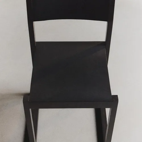 SILLA ESTRUCTURA MADERA Y PIEL - Sillas, Uruguay | Zara Home