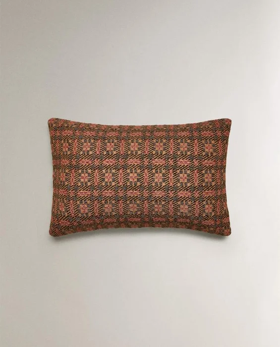 FUNDA COJÍN CUADROS GEOMÉTRICO en Multicolor - Textiles, Uruguay | Zara Home, vista 2