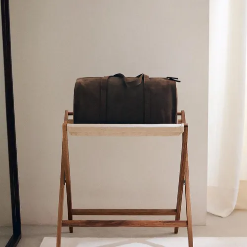 MALETERO PLEGABLE en Madera natural - Aparadores y recibidores, Uruguay | Zara Home