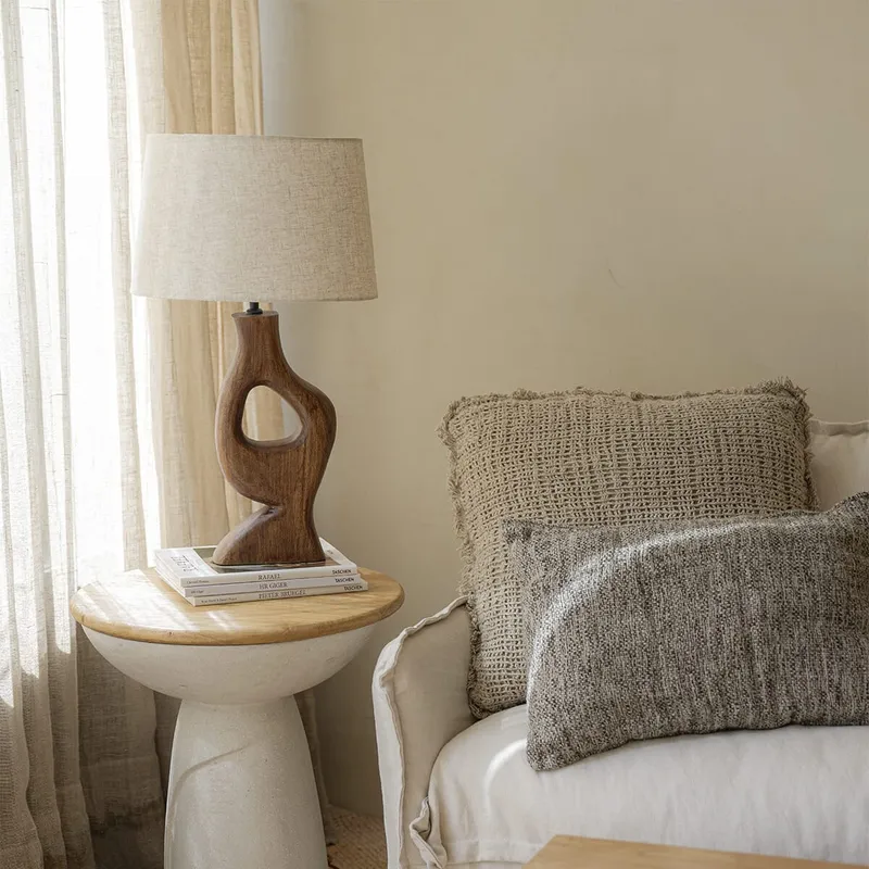Lámpara de mesa Mila en Madera natural - Lámparas de mesa, Uruguay | De Arcos