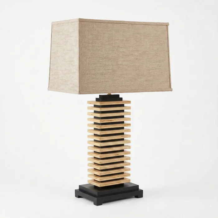 Lámpara de Mesa Tower Stack en Madera natural con base negra y pantalla tostada/beige - Lámparas de mesa, Uruguay | La Perla