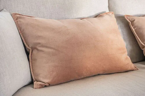 ALMOHADON TERCIOPELO ROSA VIEJO - 70 X 43 CMS en Rosa - Textiles, Uruguay | La Iberica