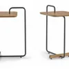 MESA APOYO - PATAS LACA NEGRA - TAPA ROBLE CLARO en Madera natural - Mesas de living, Uruguay | Champagne Home, vista 3 de 3