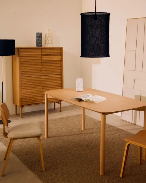 Mesa Indara de chapa de fresno con acabado tono natural 160 x 90 cm en Madera natural - Mesas de comedor, Uruguay | Kavehome, vista 2