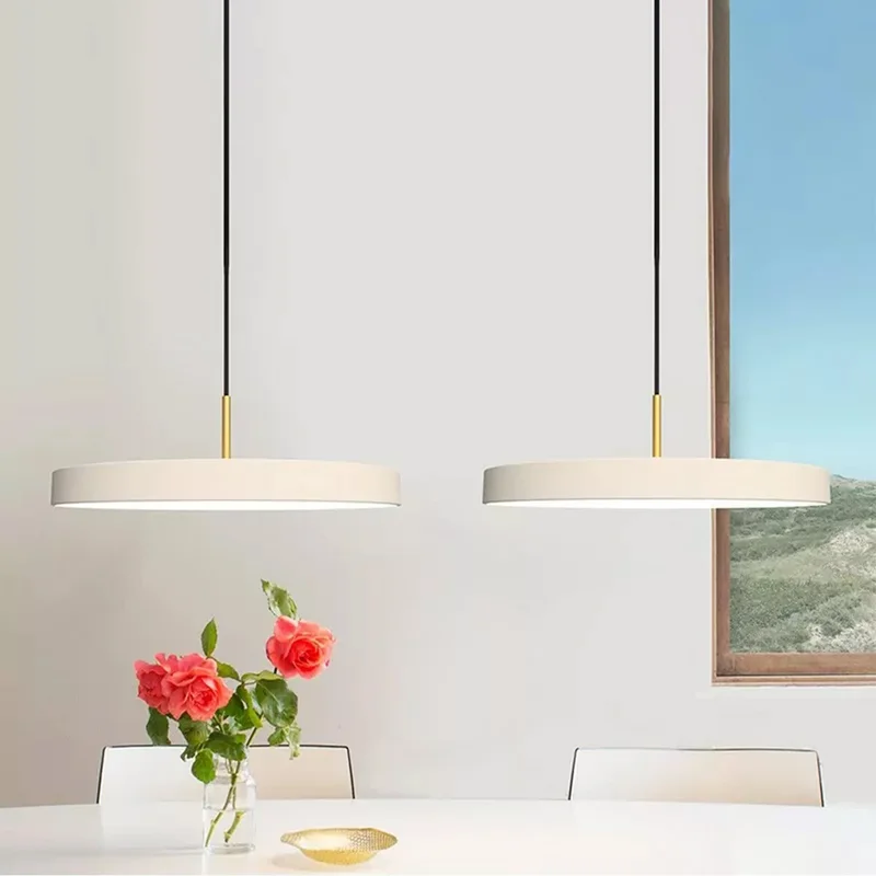 LUMINARIA DE TECHO UNITED COLORS BLANCO en Beige - Lámparas de mesa, Uruguay | Viasono, vista 3