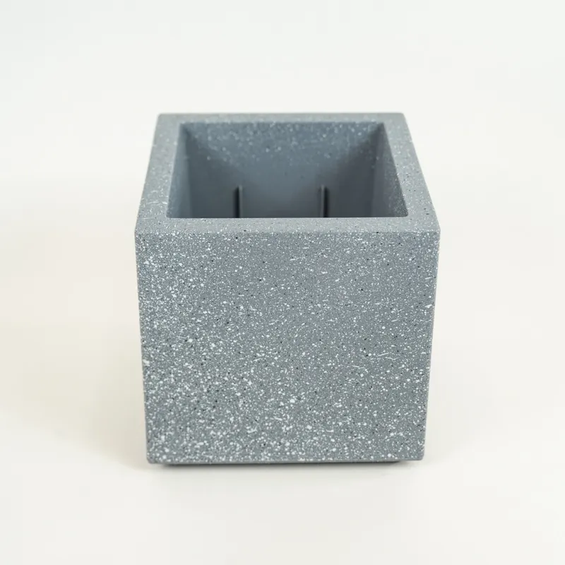 Maceta Grey Rectangular - Color Unico en Multicolor - Muebles para el exterior, Uruguay | Indian
