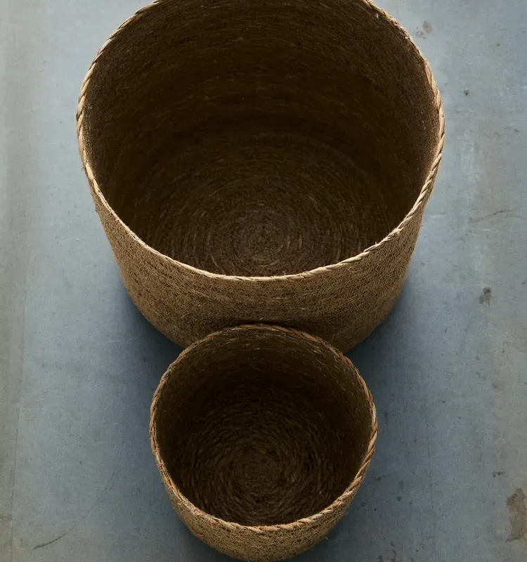 CESTA SEAGRASS CILÍNDRICA - Canastos, Uruguay | Zara Home