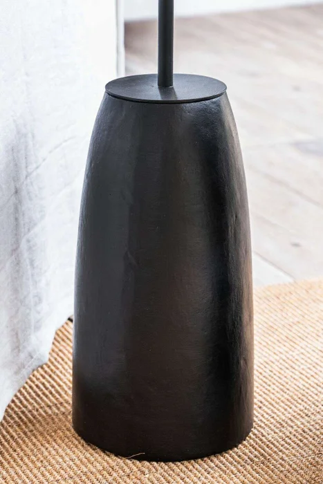 LAMPARA DE PIE BASE CEMENTO - NEGRA en Negro - Lámparas de pie, Uruguay | La Iberica, vista 3