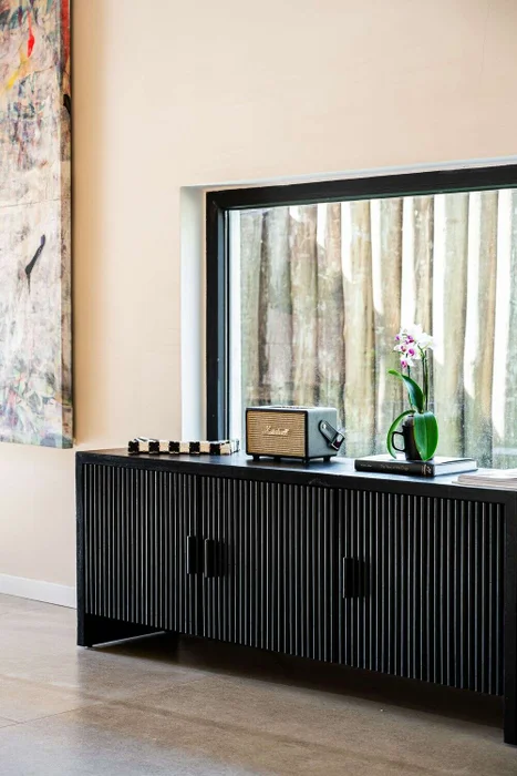 RACK STUDIO TOTAL BLACK - 1.62 MTS - 3 PUERTAS en Negro - Muebles para TV, Uruguay | La Iberica, vista 4