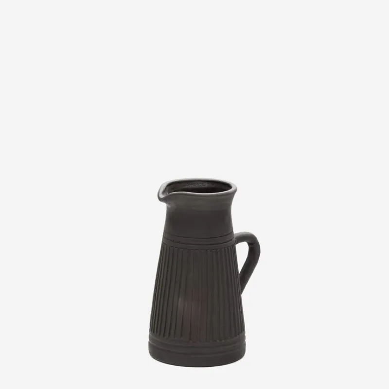 Jarrón Menre de terracota con acabado negro 26 cm en Negro - Jarrones, Uruguay | Kavehome