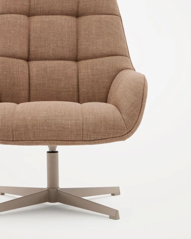 Butaca giratoria Jaspe beige y metal con - marrón claro y metal con acabado gris FSC 100% en Beige - Muebles, Uruguay | Kavehome, vista 4