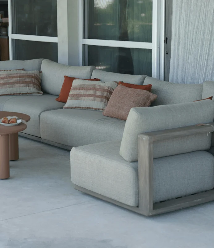 MODULO LUCIANO OUTDOOR TEKA GRIS CON ALMOHADONES en Gris - Muebles para el exterior, Uruguay | Masinfinito Casa, vista 3