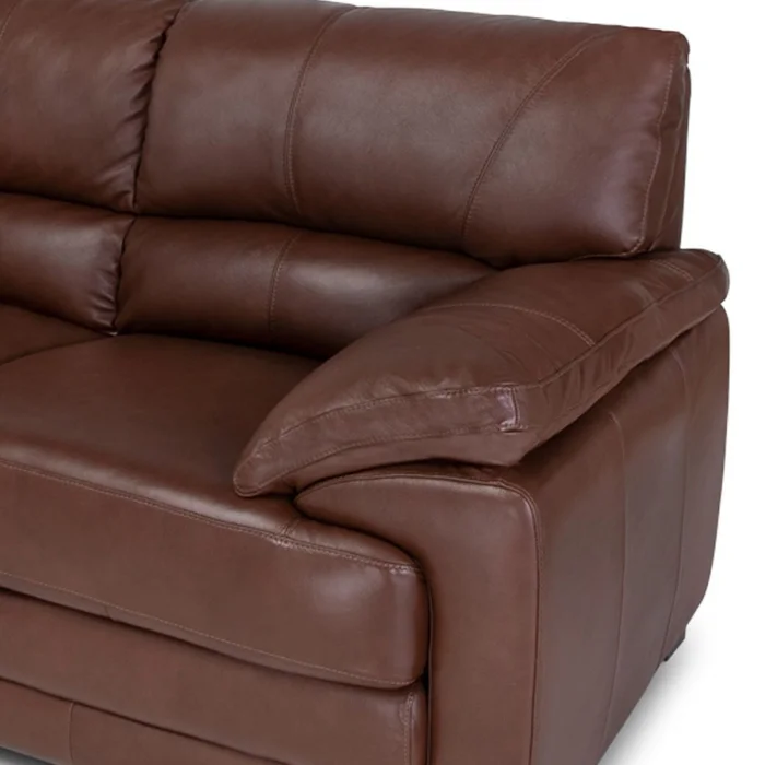 Sofá Oxford - Cuero Básico - 2 cuerpos - New Brown en Marrón - Sillones y sofás, Uruguay | NYR, vista 3