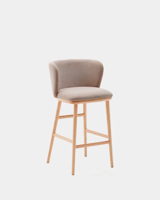 Taburete Ciselia chenilla - marrón y madera maciza fresno acabado tono natural 65cm en Marrón - Butacas, banquetas y puffs, Uruguay | Kavehome