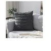 Almohadón con aplique Dark Grey en Gris - Textiles, Uruguay | Finkel, vista 2 de 2