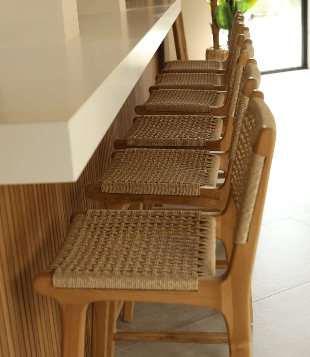 BANCO ALTO CATANIA H75 CM NATURAL en Madera natural - Butacas, banquetas y puffs, Uruguay | Más Infinito Casa, vista 3