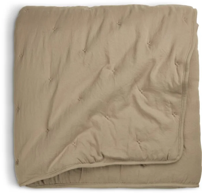 Manta throw acolchada SKOGSTRY 130x180 arena osc en Beige - Textiles, Uruguay | JYSK