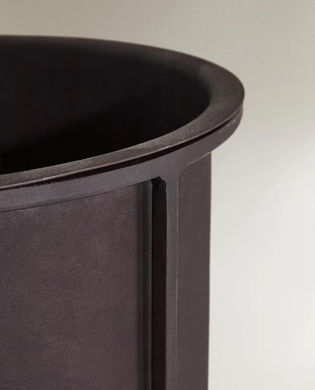 MACETERO METÁLICO en Negro - Jarrones, Uruguay | Zara Home, vista 5