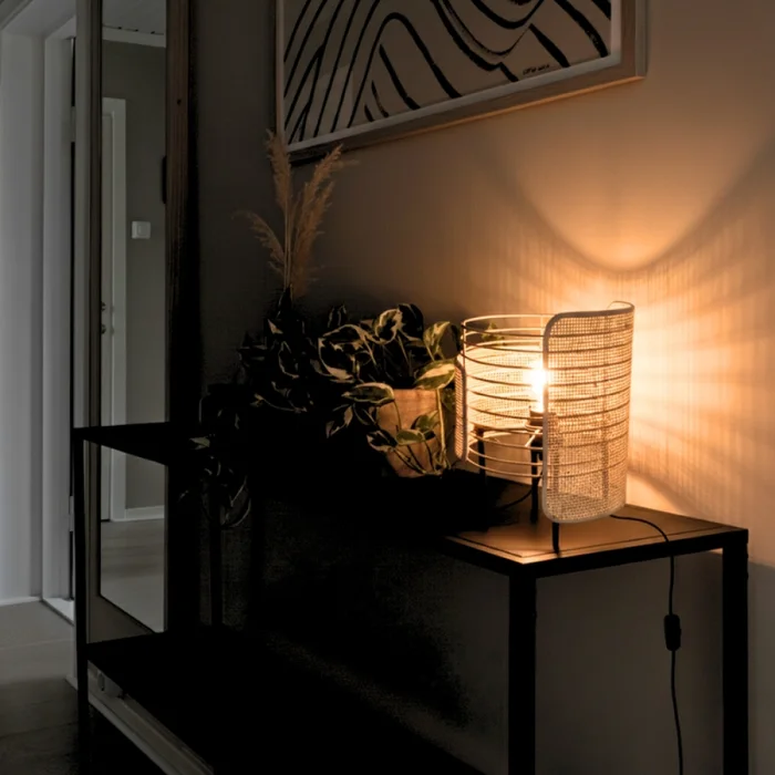 Luminaria de Mesa Brenda en Beige - Lámparas de mesa, Uruguay | Serlux, vista 2