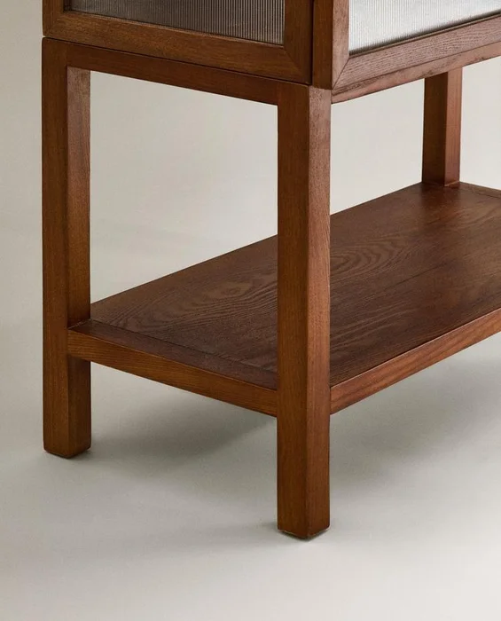 VITRINA MADERA FRESNO PUERTAS VIDRIO en Marrón - Aparadores y recibidores, Uruguay | Zara Home, vista 3