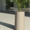 Macetero Gota 70 Beige Alto 55cm x 35cm Ancho Boca x Diam Base 40cm, 70 lts en Beige - Macetas, Uruguay | Champagne Home, vista 3 de 3