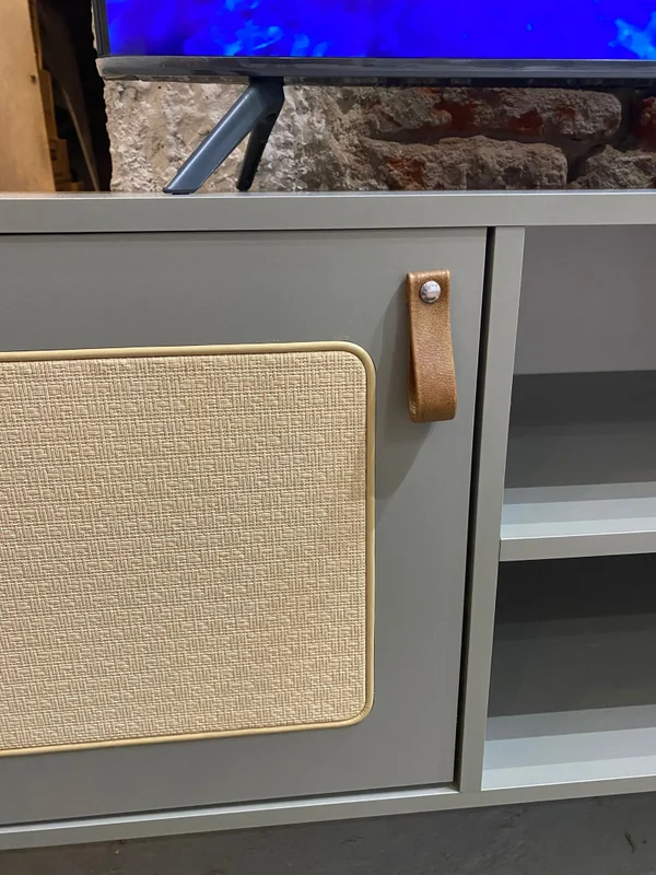 Rack TV Praga con tela 140 cm – Verde en Gris - Muebles para TV, Uruguay | Berna Home, vista 5