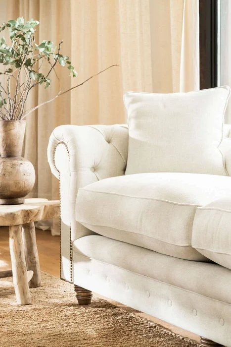 SILLON CHESTERFIELD - LINO ANTIMANCHAS en Blanco - Sillones y sofás, Uruguay | La Iberica, vista 12
