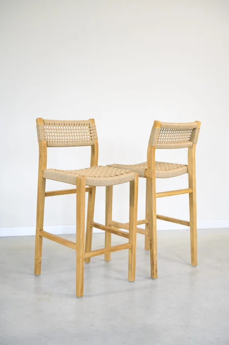 Banqueta en teca y loom sintético - Butacas, banquetas y puffs, Uruguay | Entrecasa, vista 3