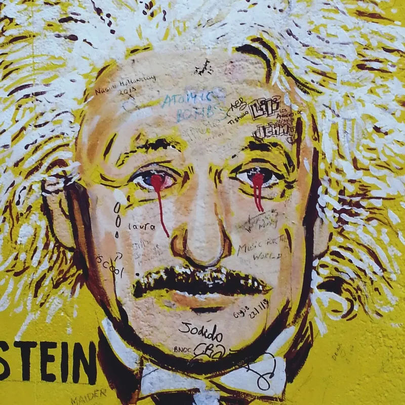 Albert Einstein en Amarillo - Láminas, Uruguay | Mara Estudio