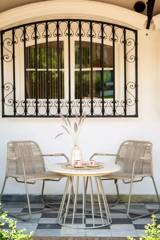 Poltrona Praera en Negro - Butacas, banquetas y puffs, Uruguay | Balcony, vista 6