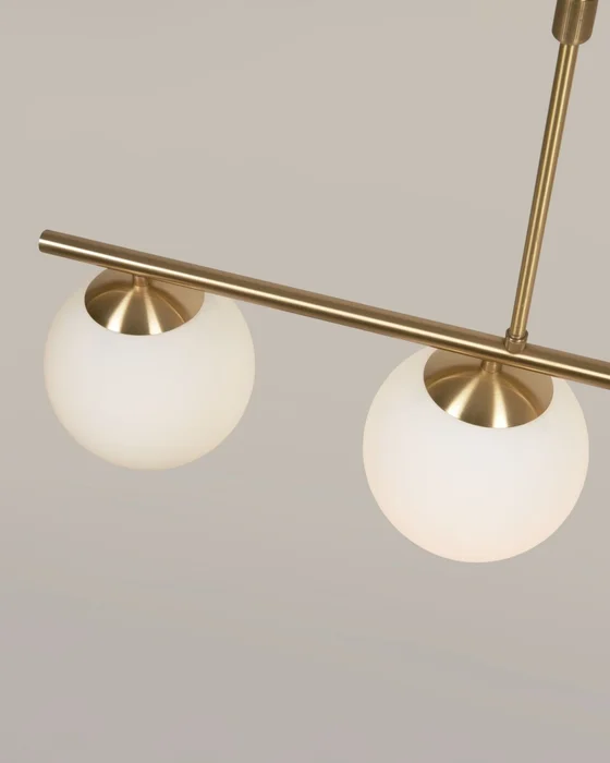 Lámpara de techo Mahala de acero - con 4 bolas de cristal glaseado en Dorado - Lámparas colgantes, Uruguay | Kavehome, vista 2