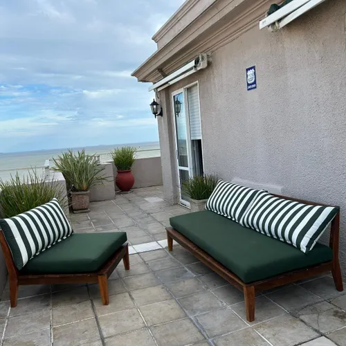 Sillones de madera con respaldo en Verde - Muebles para el exterior, Uruguay | Entrecasa