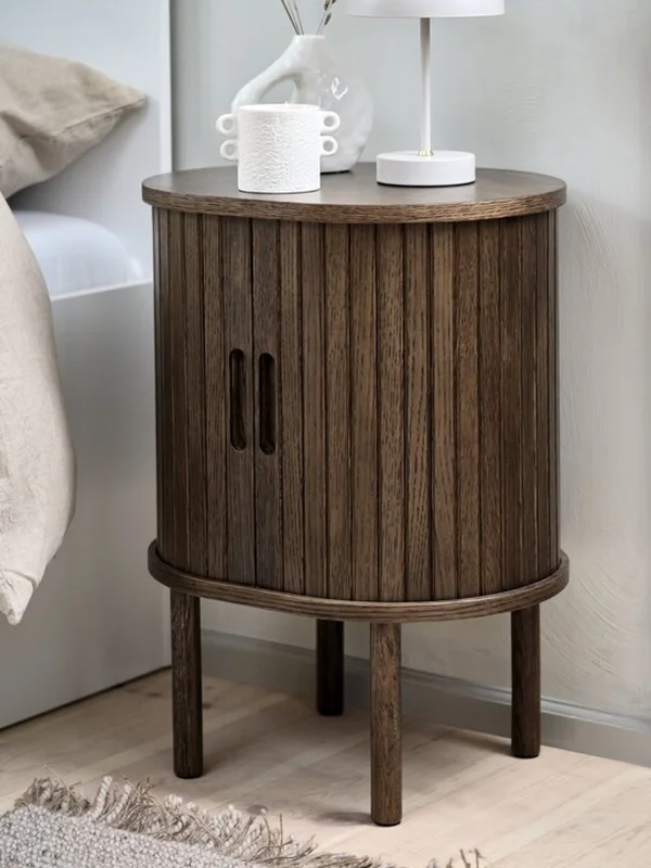 Mesa de luz LYNGVIG persiana roble oscuro en Madera natural - Mesas de luz, Uruguay | JYSK, vista 3
