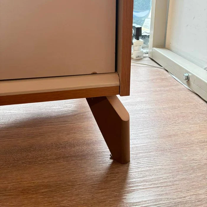 Rack para tv Dubai 180cm con Led - Patas en madera maciza en Madera natural - Muebles para TV, Uruguay | Balton, vista 7