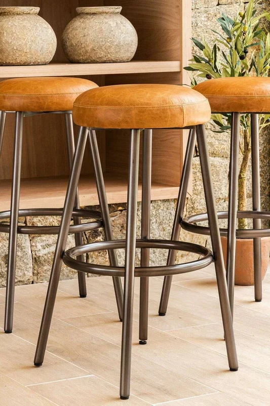 BANCO DE BAR CLUB - CUERO ITALIANO CARAMELO - Sillas, Uruguay | La Iberica, vista 6
