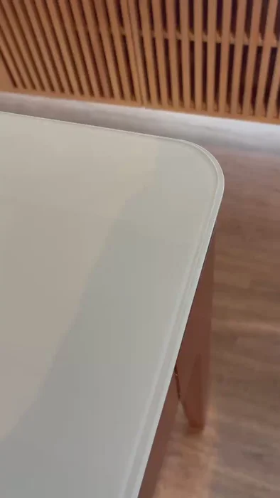 Mesa Mira Rectangular - Madera Maciza y Vidrio Sobrepuesto en Blanco - Mesas de comedor, Uruguay | Balton, vista 6