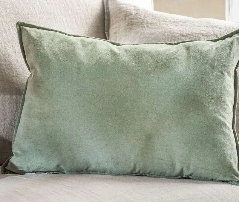 ALMOHADON TERCIOPELO MATCHA - 40 X 60 CMS en Verde - Textiles, Uruguay | La Iberica
