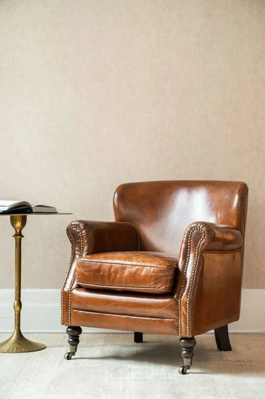 BERGERE CUERO ITALIANO ENVEJECIDO CON TACHAS en Marrón - Sillones y sofás, Uruguay | La Iberica, vista 6