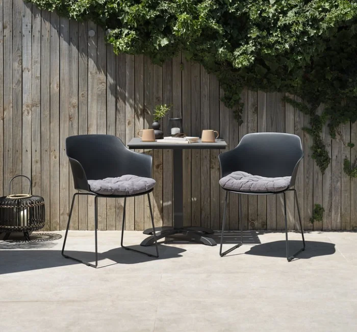 Almohadón jardín silla VEJRHOLM gris en Gris - Muebles para el exterior, Uruguay | JYSK, vista 2