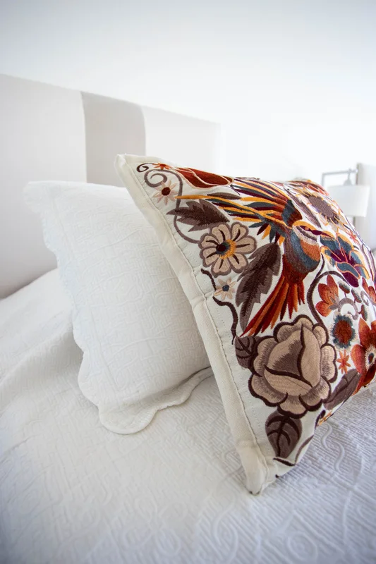 Almohadón ZAL blanco en Multicolor - Textiles, Uruguay | Almohadones ZAL, vista 6