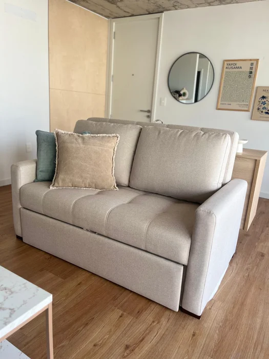 Sofá Cama Dallas 2 Cuerpos 150cm - Beige Aqua Block en Madera natural - Sillones y sofás, Uruguay | Berna home, vista 2