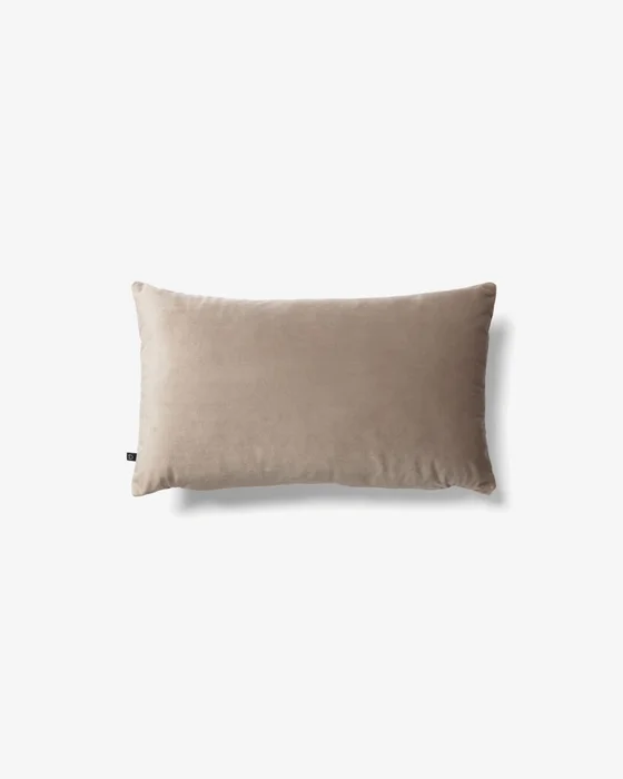 Almohadón Lita 30 x 50 cm terciopelo - topo en Topo - Textiles, Uruguay | Kavehome
